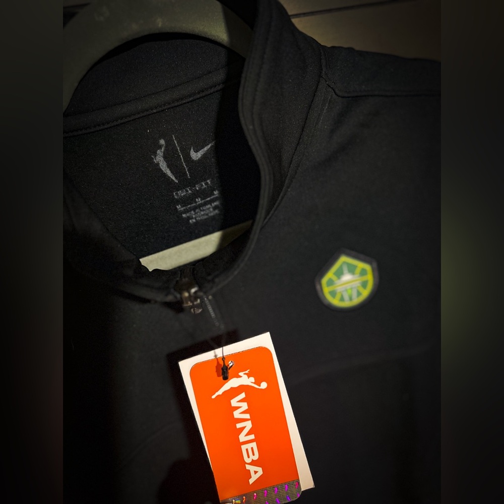 NIKE WNBA SEATTLE STORM DRI FIT FULL ZIP SHOOTING JACKET (SIZE MEN’s M) NWT